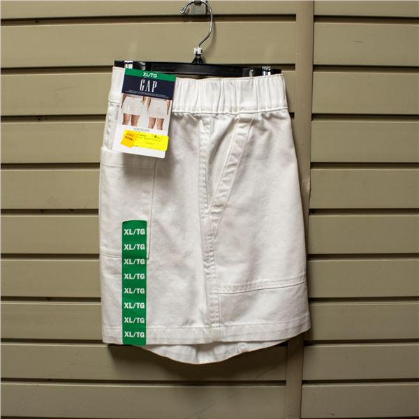 NEW GAP WOMEN'S WHITE CASUAL SHORT SIZE XL