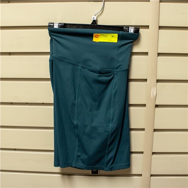 NEW DANSKIN WOMEN'S TEAL YOGA/ACTIVE SHORT SIZE M