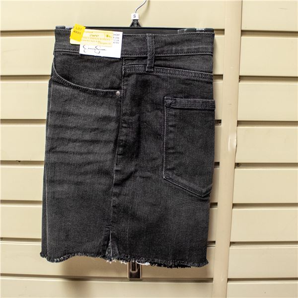 NEW JESSICA SIMPSON WOMEN'S DENIM SHORT SIZE 8 (M)