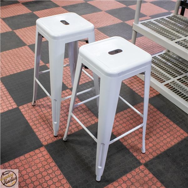 2 WHITE METAL BAR STOOLS