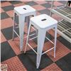 Image 1 : 2 WHITE METAL BAR STOOLS