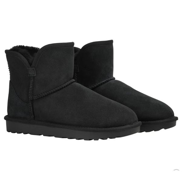 BRAND NEW KIRKLAND LADIES' SIZE 7 WINTER BOOTS