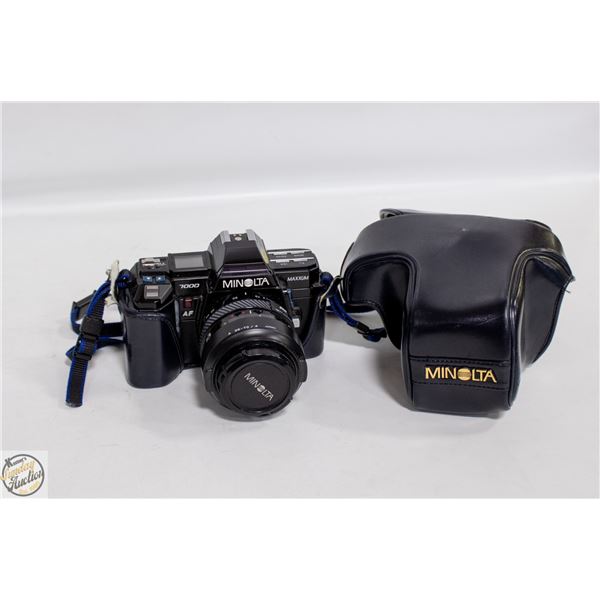 VINTAGE MINOLTA 7000 MAXXUM