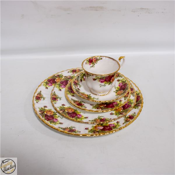 ROYAL ALBERT OLD COUNTRY ROSES
