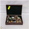 Image 1 : BOX OF COSTUME JEWELRY