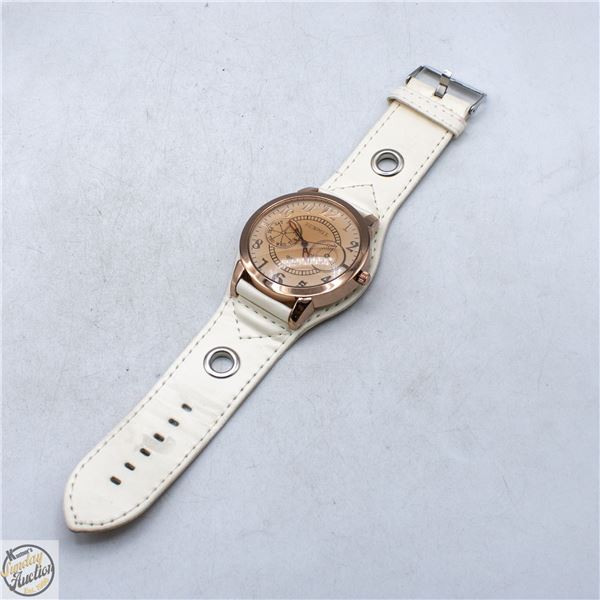 CLASSIC MUNDELL OVERSIZED WRISTWATCH MODEL 9144