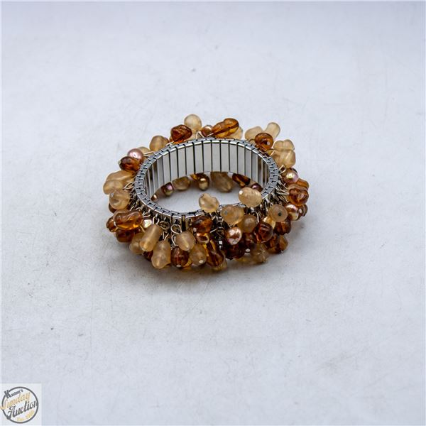 BROWN BEADED BRACELET WITH METAL WRIST STRAP