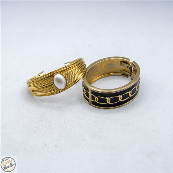 2 VINTAGE GOLD TONE BRACELETS