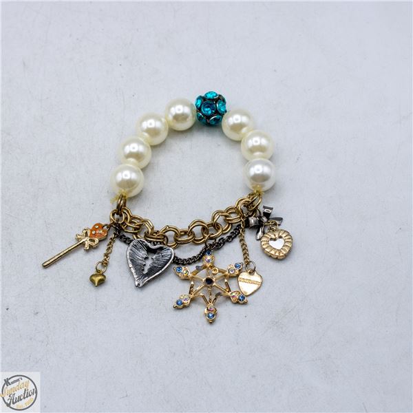 VINTAGE BETSEY JOHNSON CHARM BRACELET