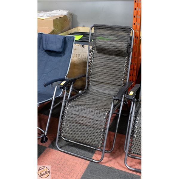 ZERO GRAVITY LOUNGER CHAIR