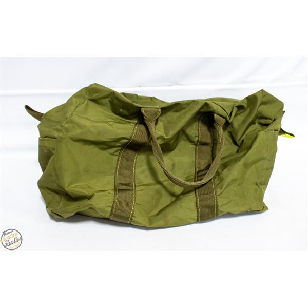 VINTAGE ESTATE MILITARY DUFFLE BAG MEDIUM SIZE