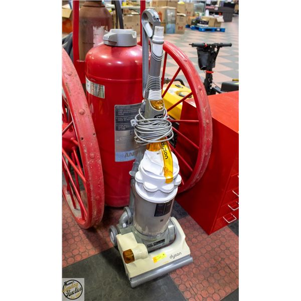 DYSON DC14 UPRIGHT VACUUM