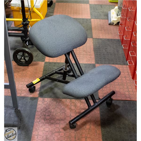 ROLLING ERGO CHAIR