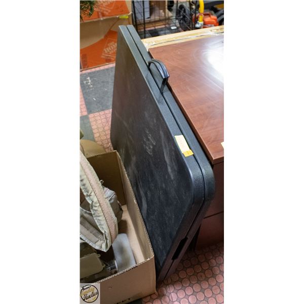 6FT BLACK FOLDABLE / PORTABLE TABLE