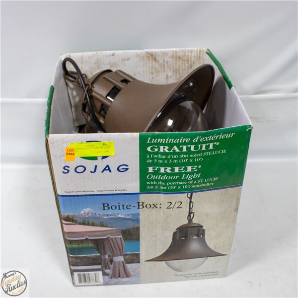 OUTDOOR CORDED LIGHT FIXTURE IN BOX