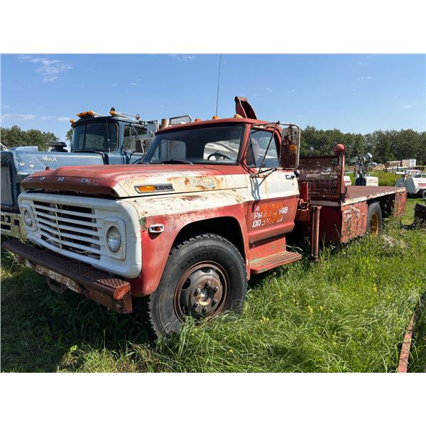 1971 FORD F600 FLAT DECK DUALLY SINGLE CAB TRUCK