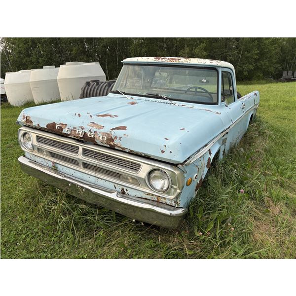 Fargo long box pick up truck
