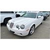 Image 1 : 2005 JAGUAR S-TYPE R, 4DRSD, WHITE, VIN SAJXA03V651N49451,