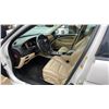 Image 6 : 2005 JAGUAR S-TYPE R, 4DRSD, WHITE, VIN SAJXA03V651N49451,