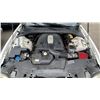 Image 8 : 2005 JAGUAR S-TYPE R, 4DRSD, WHITE, VIN SAJXA03V651N49451,