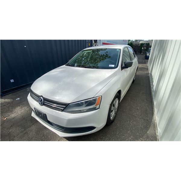 2011 VOLKSWAGEN JETTA, 4DRSD, WHITE, VIN 3VW2K7AJ8BM376784,