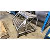 Image 2 : ULINE H-7905, HEAVY DUTY 2 STEP ALUMINUM STEP STOOL