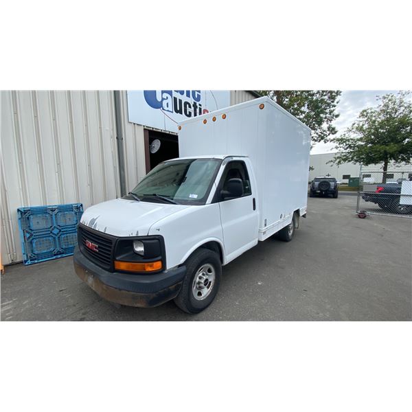 2004 GMC SAVANA, 2DR CUBE VAN, WHITE, VIN 1GDHG31U341214641,