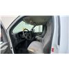 Image 5 : 2004 GMC SAVANA, 2DR CUBE VAN, WHITE, VIN 1GDHG31U341214641,