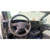 Image 6 : 2004 GMC SAVANA, 2DR CUBE VAN, WHITE, VIN 1GDHG31U341214641,