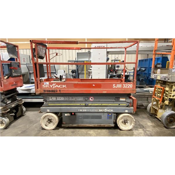 SKYJACK SJIII 3220 COMPACT ELECTRIC SCISSOR LIFT WITH 900LB PLATFORM CAPACITY, 20' MAX PLATFORM