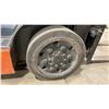 Image 11 : TOYOTA 8FGCU25 ORANGE 4,400 LBS CAPACITY 3 STAGE 189" MAST SOLID RUBBER TIRE SIT DOWN