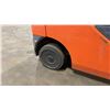 Image 12 : TOYOTA 8FGCU25 ORANGE 4,400 LBS CAPACITY 3 STAGE 189" MAST SOLID RUBBER TIRE SIT DOWN