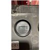 Image 10 : TOYOTA 40-3FG9 RED 1,500 LBS CAPACITY 2 STAGE 130" MAST SOLID RUBBER TIRE PROPANE SIT DOWN