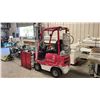 Image 2 : TOYOTA 40-3FG9 RED 1,500 LBS CAPACITY 2 STAGE 130" MAST SOLID RUBBER TIRE PROPANE SIT DOWN