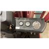 Image 7 : TOYOTA 40-3FG9 RED 1,500 LBS CAPACITY 2 STAGE 130" MAST SOLID RUBBER TIRE PROPANE SIT DOWN