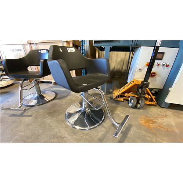 BERKELEY RICHARDSON BLACK PADDED VINYL SALON CHAIR WITH CHROME BASE, HYDRAULIC FOOT PUMP &