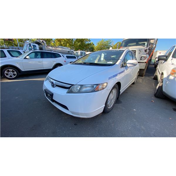 2008 HONDA CIVIC HYBRID, 4DRSD, WHITE, VIN JHMFA36208S800927,
