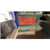 Image 3 : AKHURST MACHINERY INDUSTRIAL HAND OPERATED NOTCHER *RIGHT SIDE OF BED HAS CRACK*