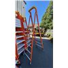 Image 2 : ALLRIGHT FXP300-06 HEAVY DUTY 6' ORANGE CARBON FIBER INDUSTRIAL PLATFORM LADDER