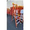 Image 2 : ALLRIGHT FXP300-04 HEAVY DUTY 4' ORANGE CARBON FIBER INDUSTRIAL PLATFORM LADDER