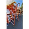 Image 2 : ALLRIGHT FXP300-04 HEAVY DUTY 4' ORANGE CARBON FIBER INDUSTRIAL PLATFORM LADDER