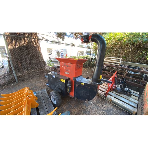 ECHO BEAR CAT SC5614 GAS POWERED SINGLE AXLE HONDA GX 620 INDUSTRIAL CHIPPER / SHREDDER WITH