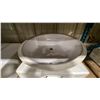 Image 5 : SHELF OF 4 ASSORTED PORCELAIN SINKS