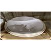 Image 4 : SHELF OF 4 ASSORTED PORCELAIN/CERAMIC SINKS