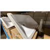 Image 5 : 5 ASSORTED PORCELAIN SINKS & 1 BLUE GLASS SINK