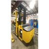 Image 3 : 2001 YALE OS030BEN24TE105 STAND ON ELECTRIC ORDER PICKER WITH 6483.1 HOURS, 24 VOLT BATTERY, 2500LB