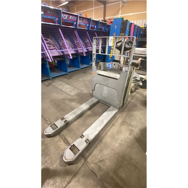 2020 YALE MPB045 ELECTRIC PALLET JACK (GALVANIZED/WASH DOWN MODEL) 24V BATTERY, 1539 HOURS, 4500LB