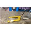 Image 4 : YELLOW 5000LB CAPACITY PALLET JACK
