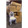 Image 1 : 8 PALLETS OF WHITE PLASTIC FRAMED STACKING EVENT CHAIRS