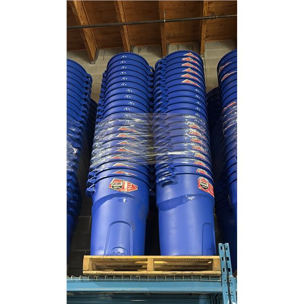 4 STACKS OF 20 BLUE RUBBERMAID ROUGHNECK RECYCLE/TRASH BINS WITH LIDS- 32 GAL/ 121 L
